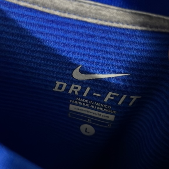 Nike Dri-Fit Tee Men’s L - Picture 4 of 5